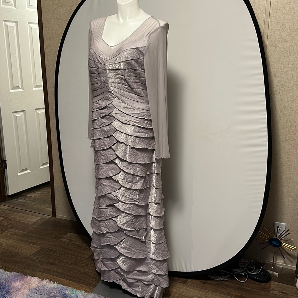 New Ashro floor length dress Size 20 Gray Silver Tiered